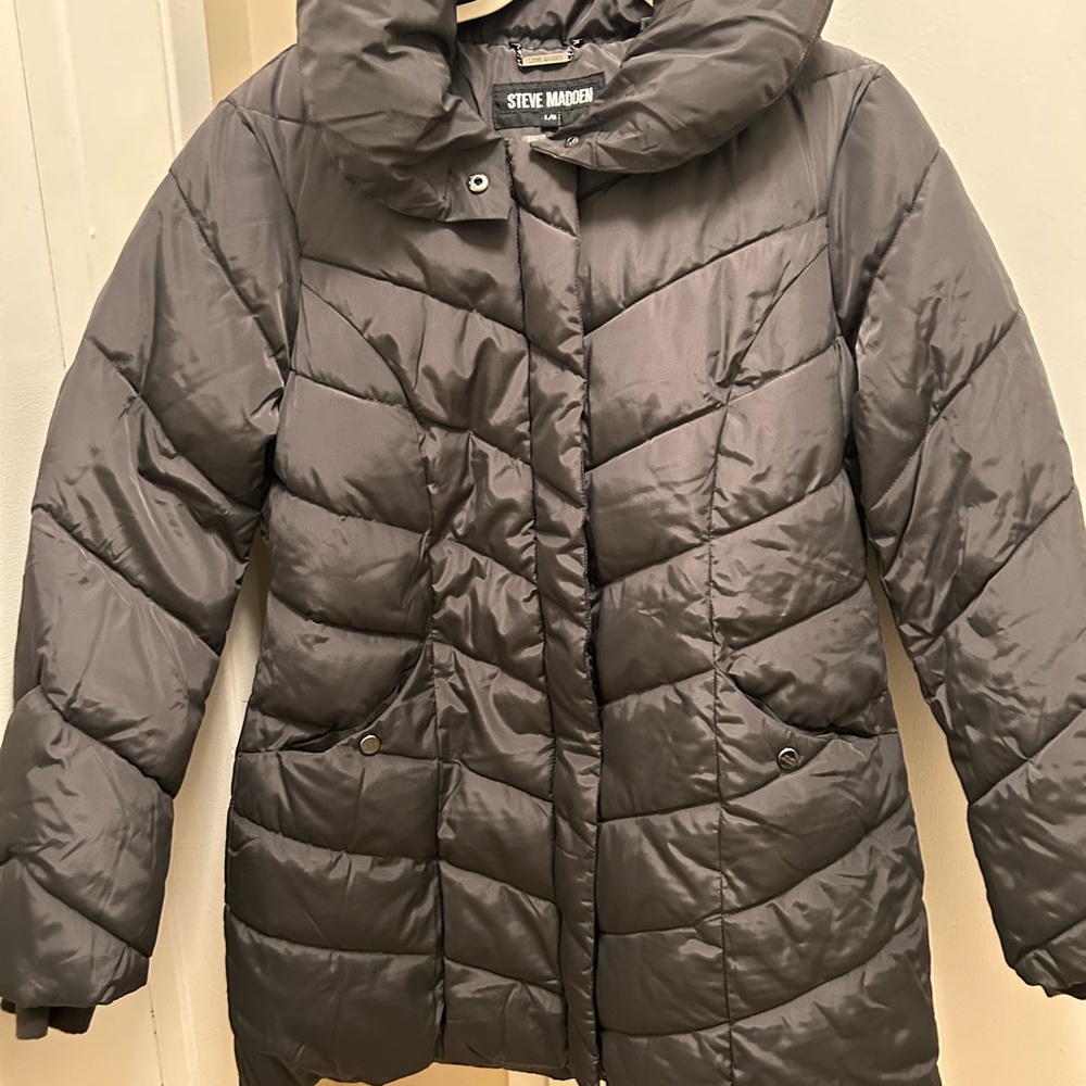 Steve Madden new Puffer coat size large black removable zippered hood .